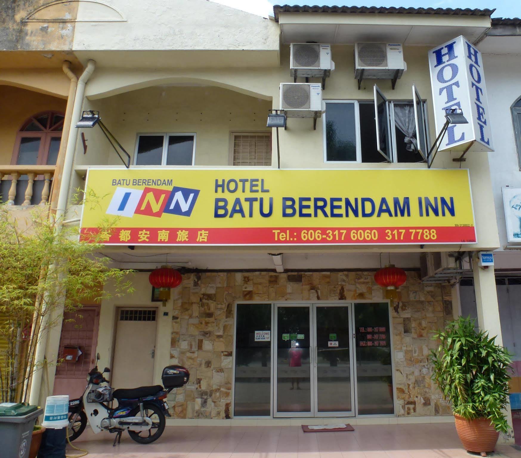 Batu Berendam Inn Kampong Sungai Putat Exterior foto