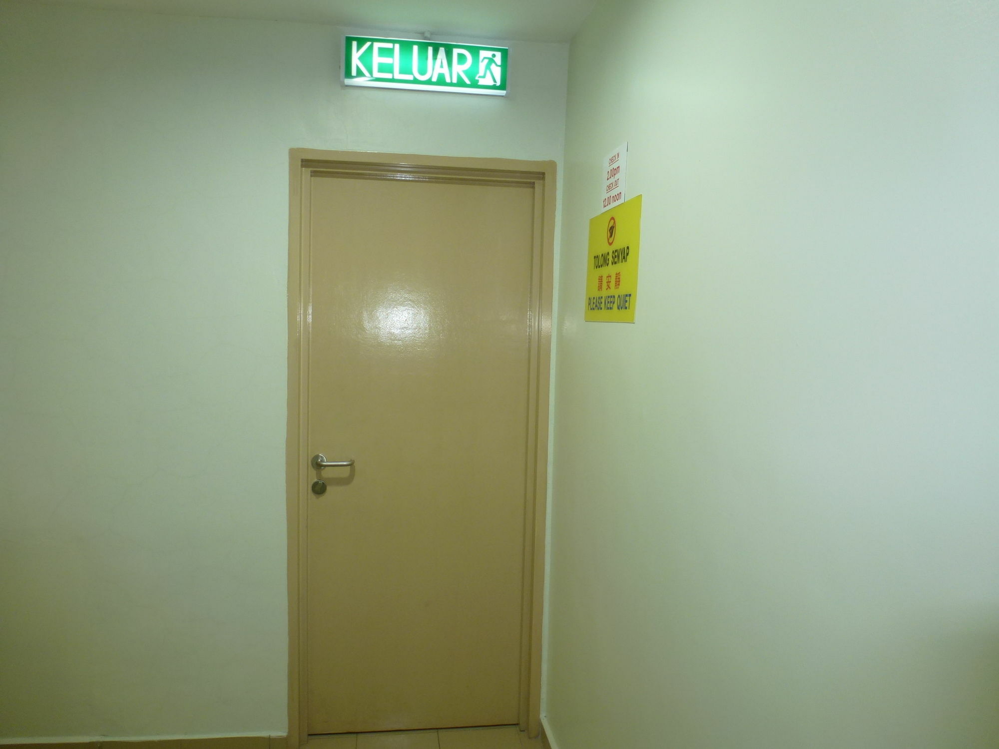 Batu Berendam Inn Kampong Sungai Putat Exterior foto